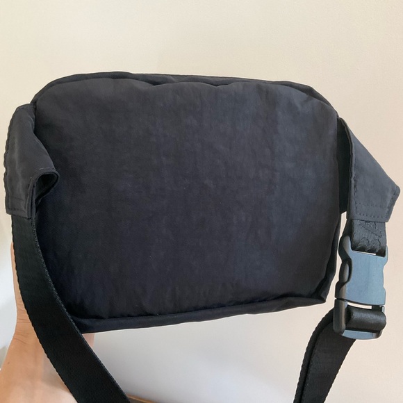 BAGGU Unisex Black Nylon Fanny Pack - Picture 3 of 15